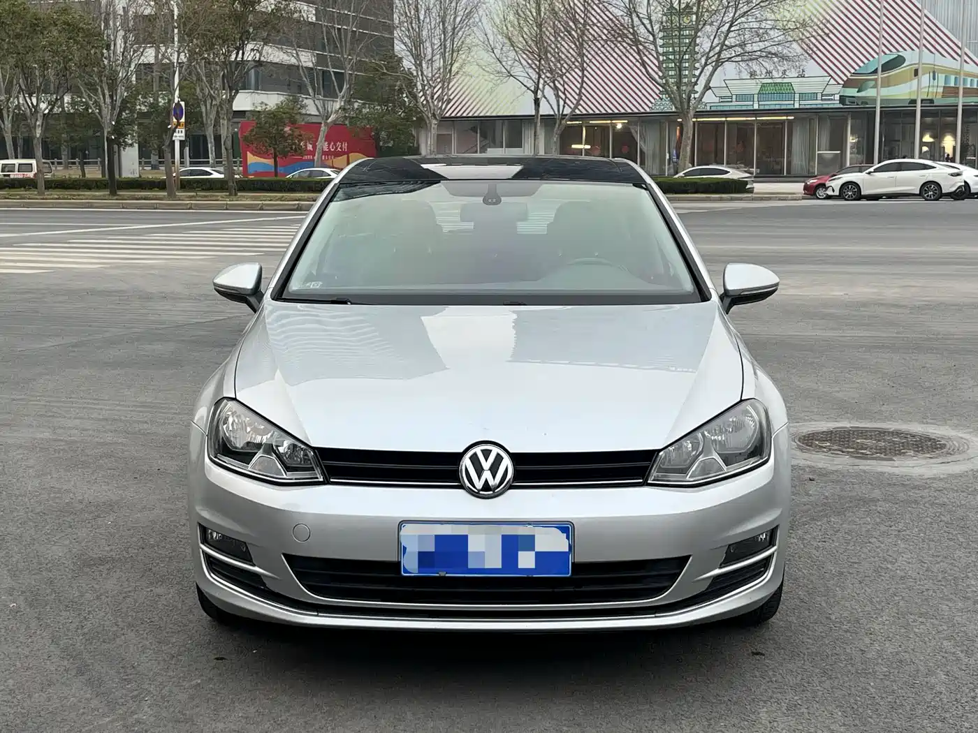 Фото 2 - Volkswagen Golf