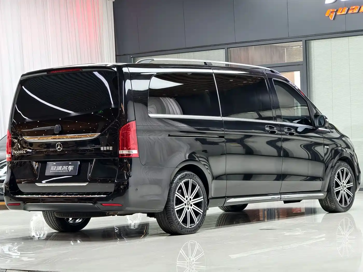 Mercedes-Benz V-Class 2022 V 260 L Long Wheelbase Luxury Edition фото 11