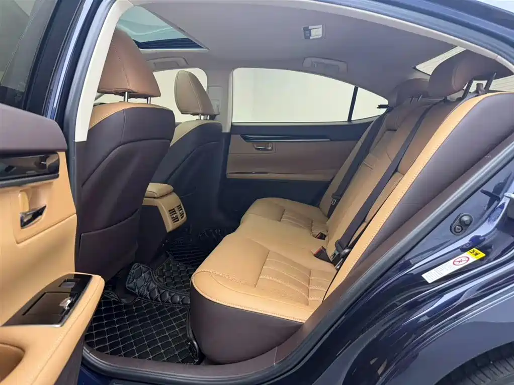 Lexus ES 2015 200 Elite Edition фото 9