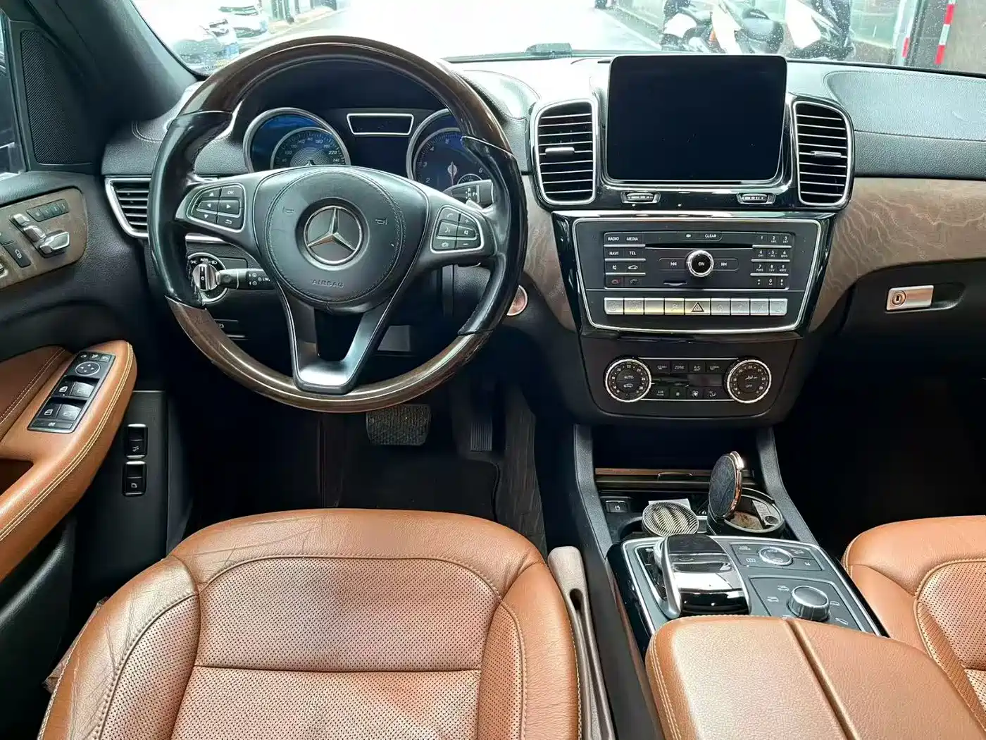 Mercedes-Benz GLS 2018 GLS 400 4MATIC Luxury фото 8