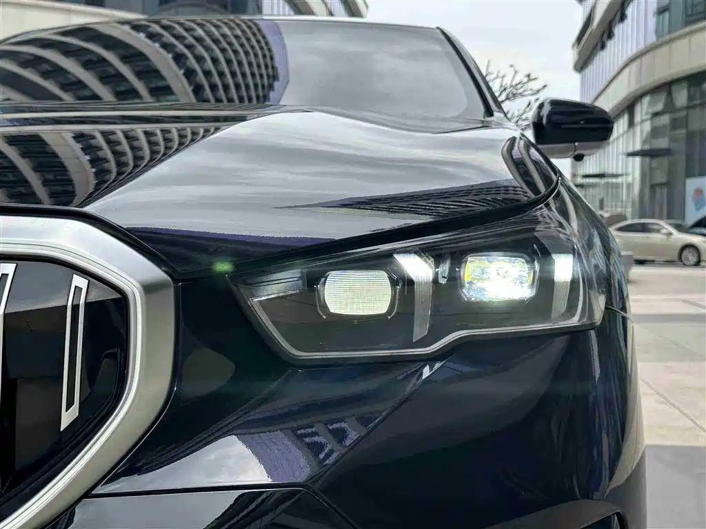 BMW 5 Series 2024 525Li M Sport Package фото 31