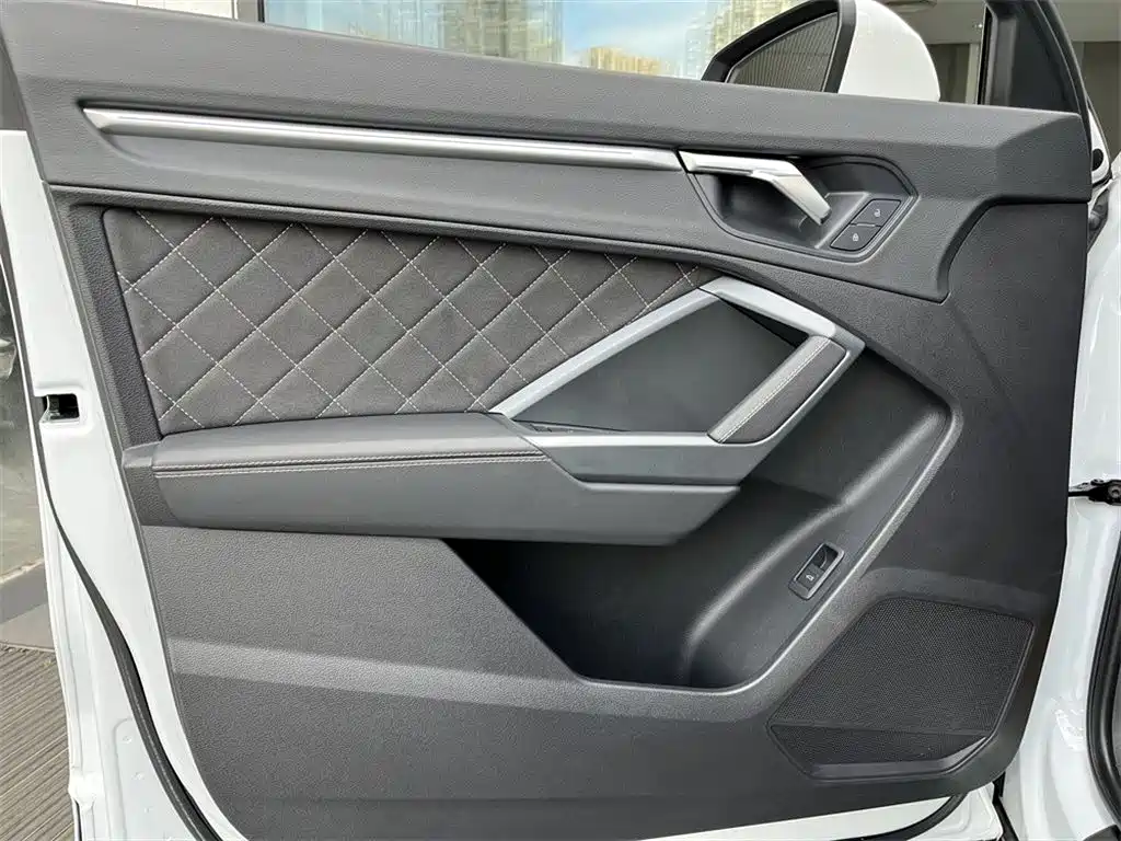 Audi Q3 2024 35 TFSI Fashion Elegance фото 12