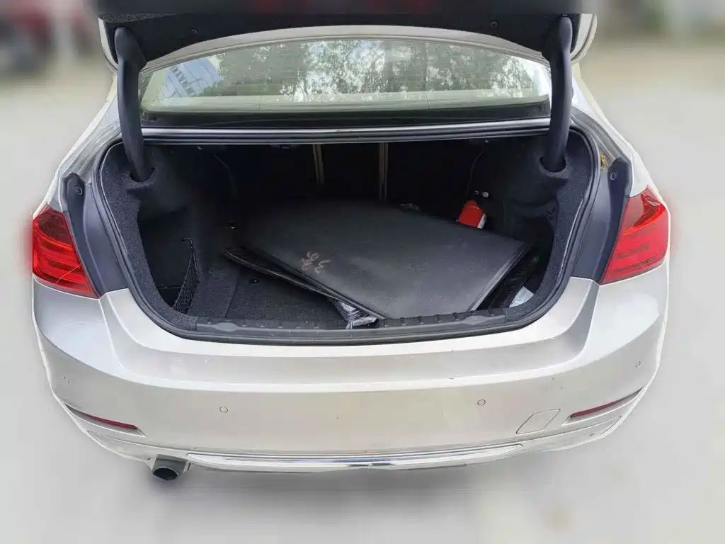 Фото 5 - BMW 3 Series
