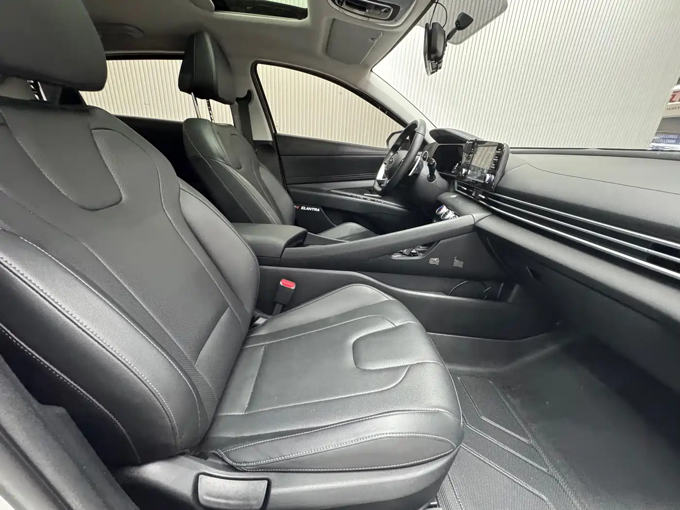 Hyundai Elantra 2023 1.5L CVT GLX Elite Edition фото 22