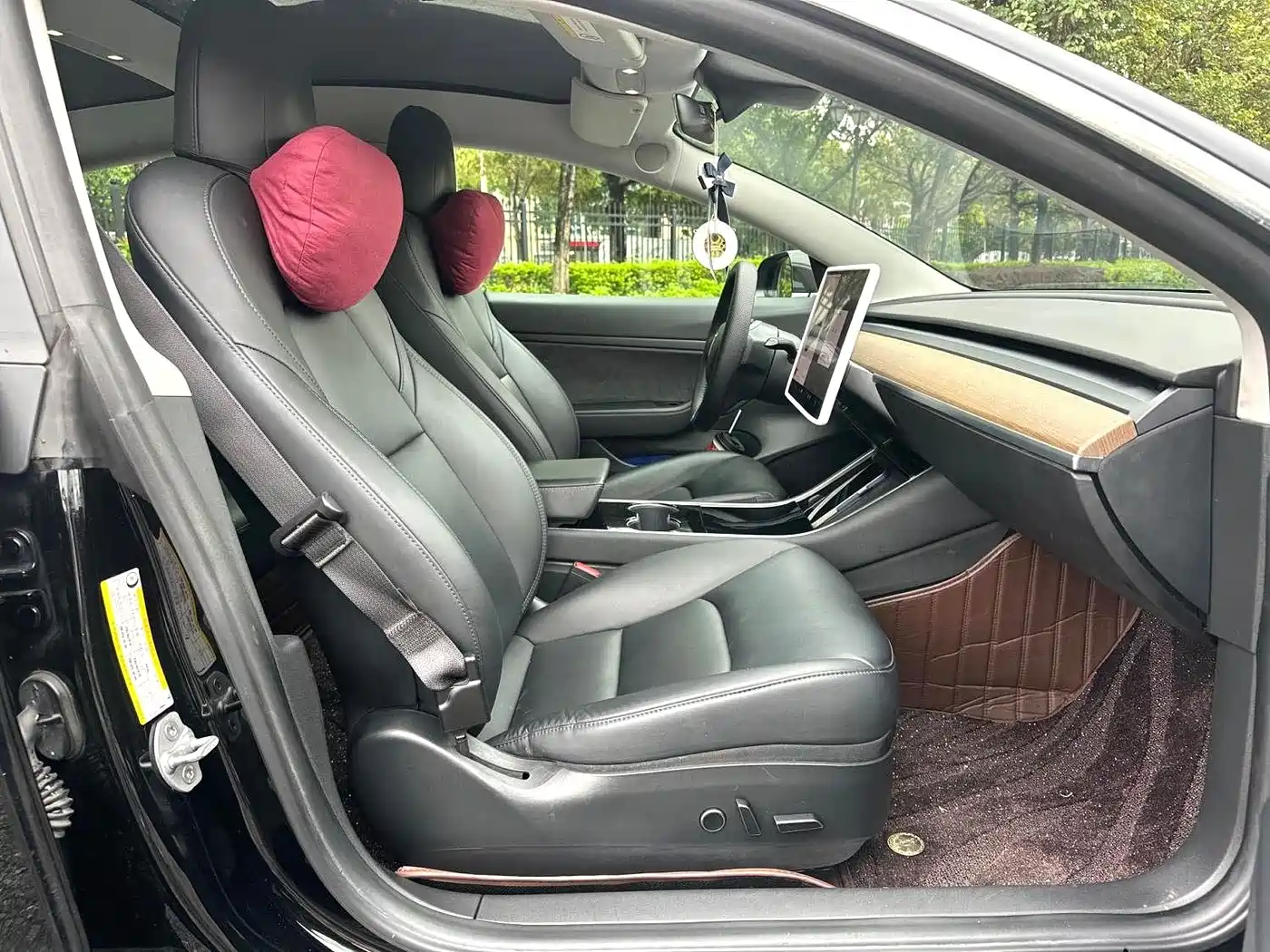 Фото 3 - Tesla Model 3