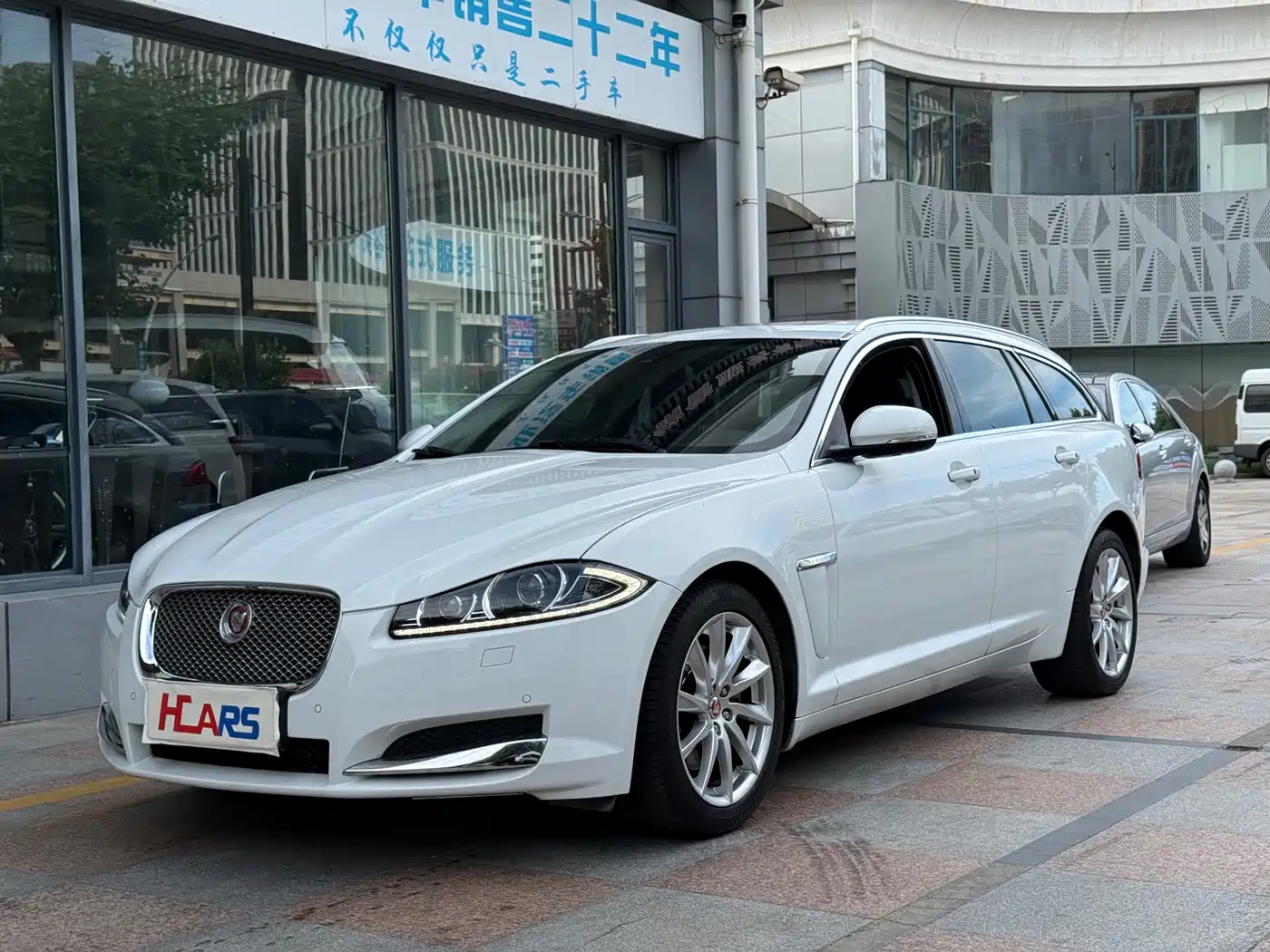 Jaguar XF, 2014 год