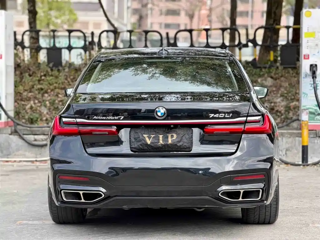 BMW 7 SERIES