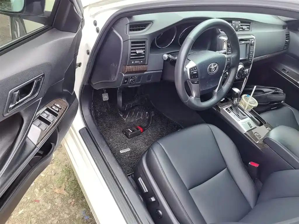 Toyota Reiz 2013 2.5V Premium Edition фото 16