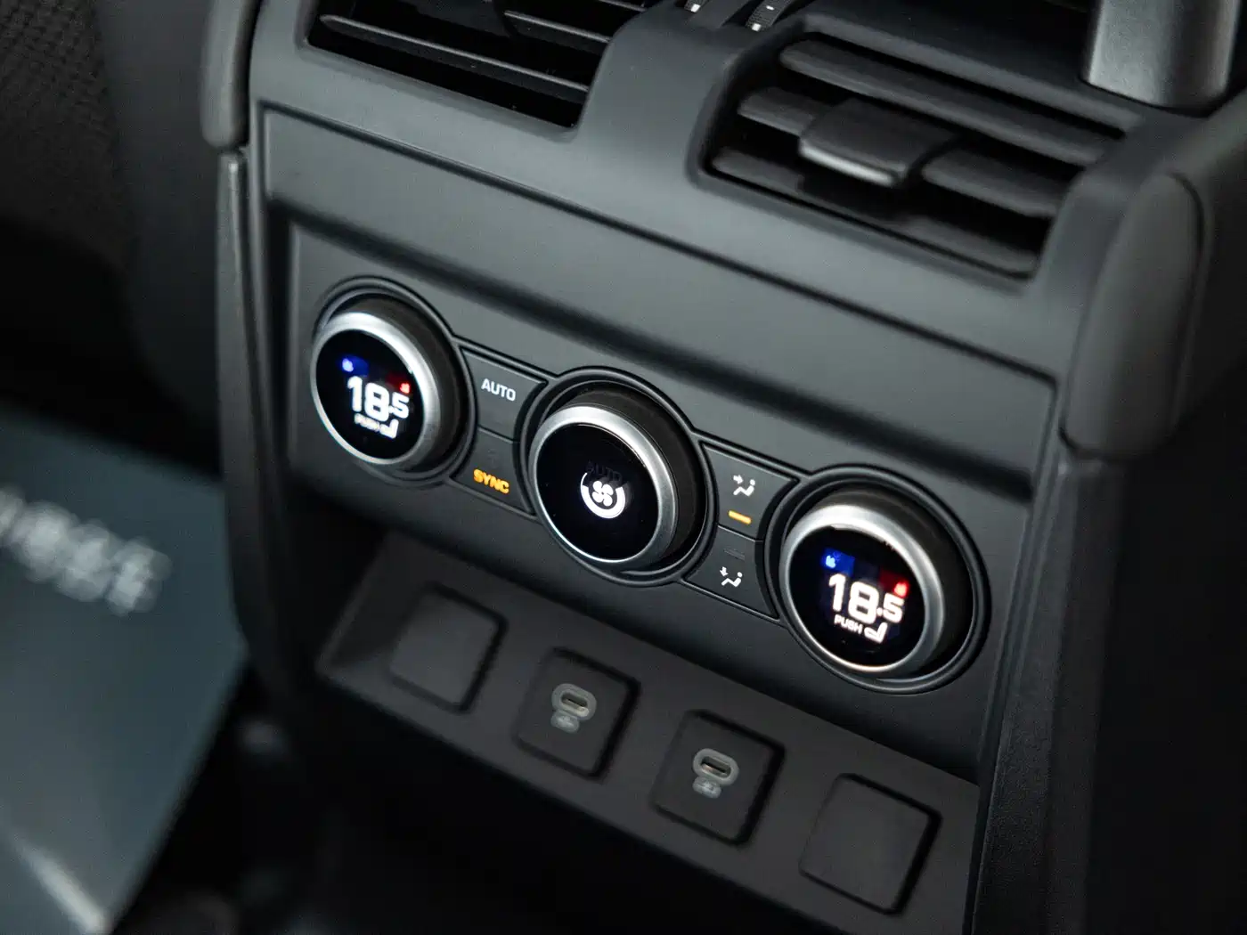 Land Rover Defender 2025 110 3.0T P400 X фото 11
