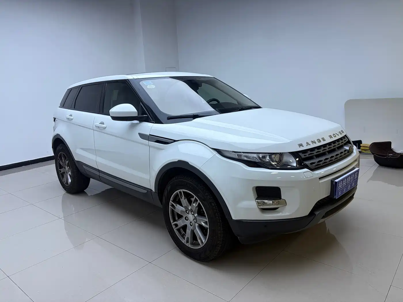 Land Rover Range Rover Evoque (Import) 2015 2014 2.0T 5-door Brilliance Premium