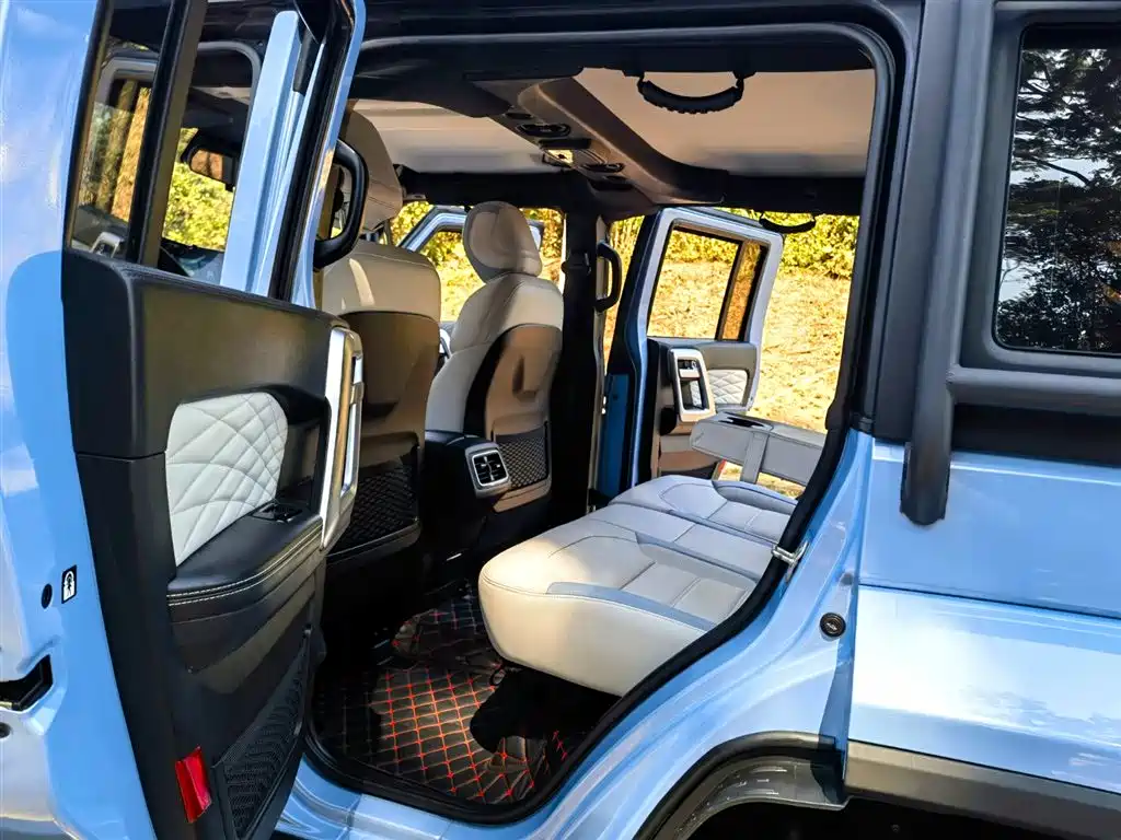 BAIC ORV Beijing Offroad BJ40 2023 2.0T Auto 4WD Urban Hunter Knight Edition фото 10