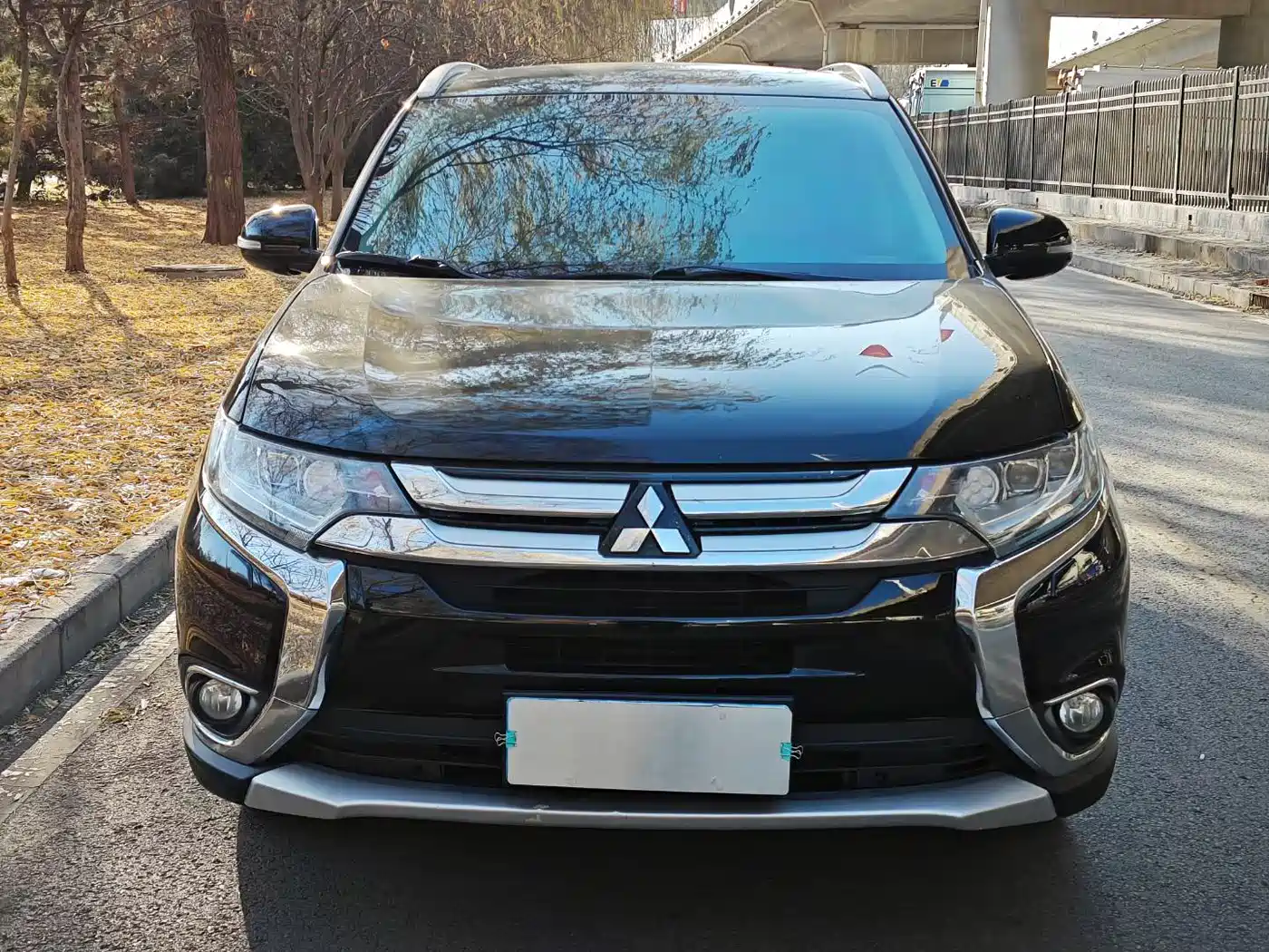 Mitsubishi Outlander 2016 2.4L 4WD Elite Edition 5-seater фото 2