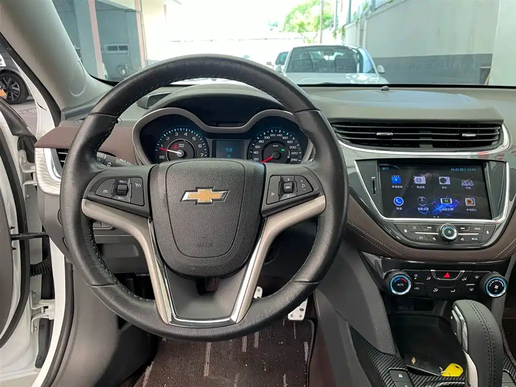 Chevrolet Malibu 2017 1.5T Automatic Luxury Edition фото 12