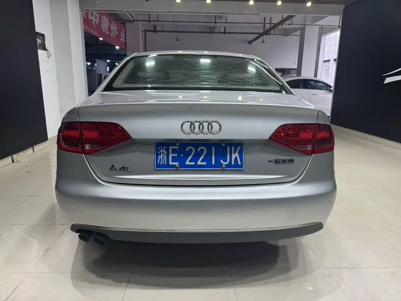 Audi A4L 2011 2.0 TFSI Comfort фото 5