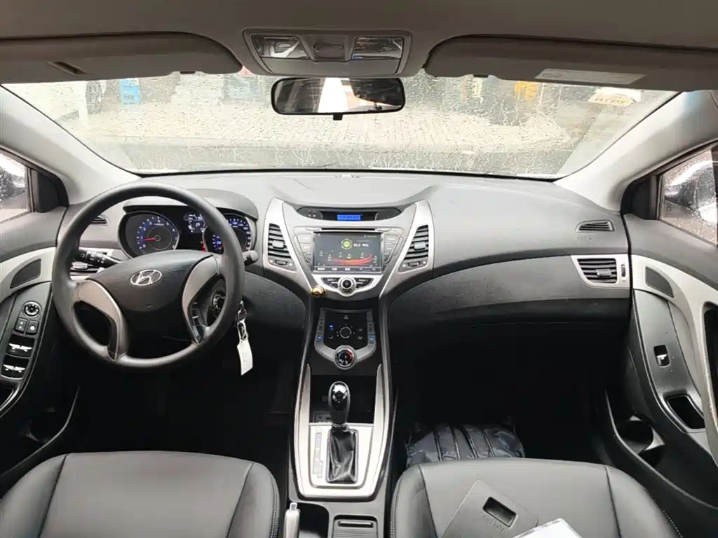 Hyundai Langdong 2012 1.6L Automatic Fashion фото 10