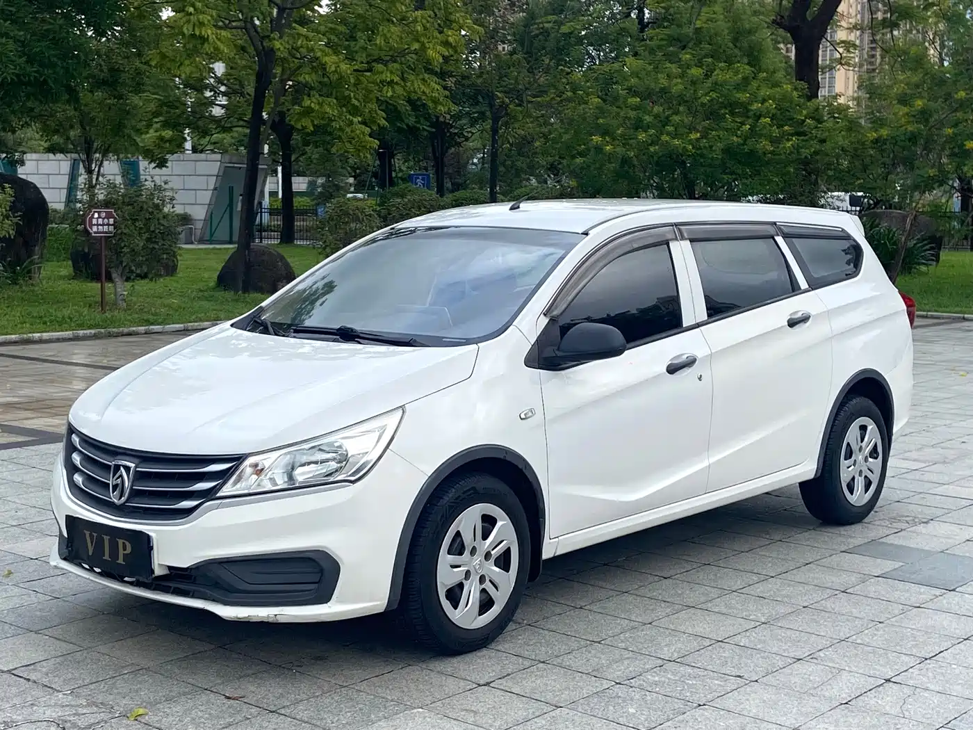 Фото 3 - Baojun 310W