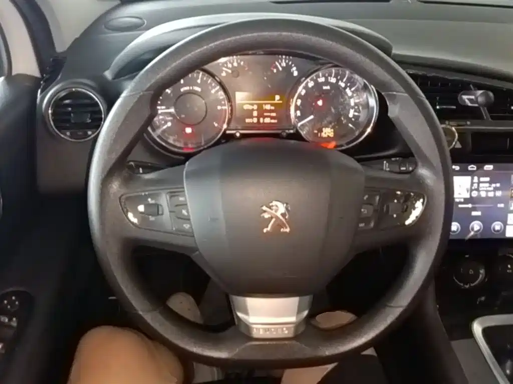 Peugeot 3008 2016 1.6THP Automatic Classic Edition фото 7