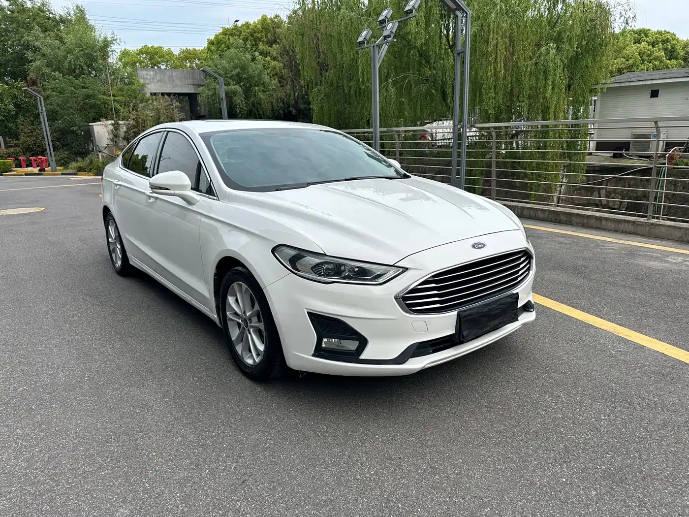 FORD MONDEO