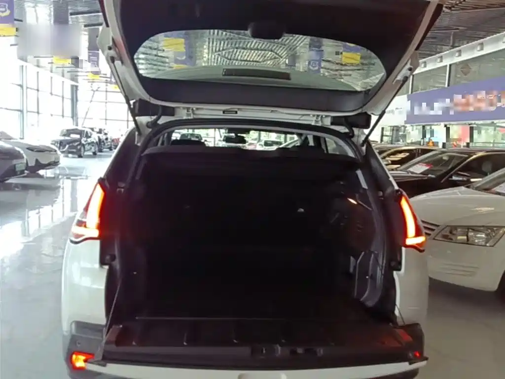 Peugeot 3008 2016 1.6THP Automatic Classic Edition фото 15