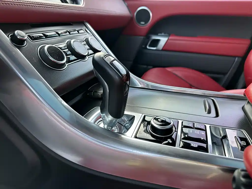 Фото 16 - Land Rover Range Rover Sport
