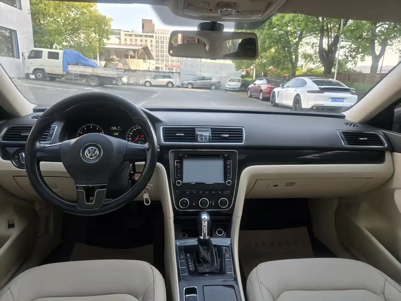 Volkswagen Passat 2014 1.8TSI DSG Luxury Edition фото 5