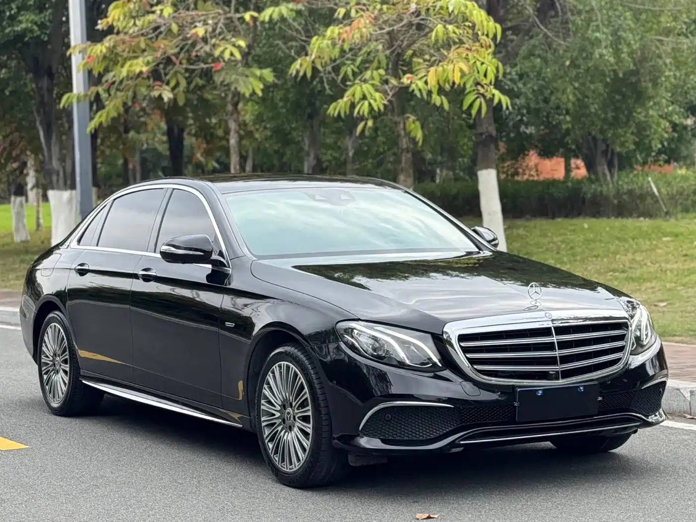 Mercedes-Benz E-Class 2020 Facelift E 300 L Sport Exclusive фото 3