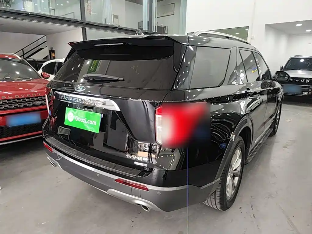 Фото 7 - Ford Explorer