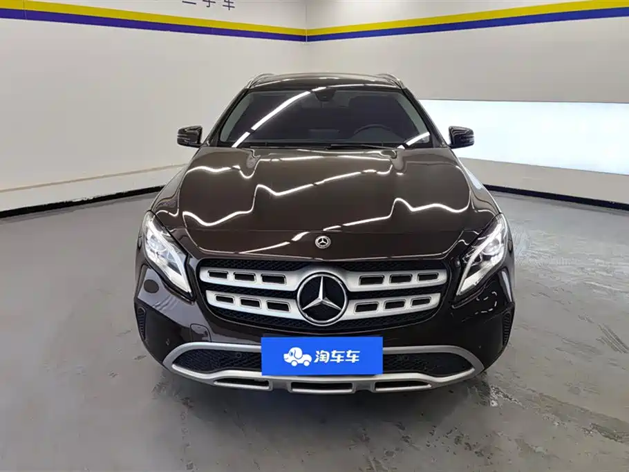 Mercedes-Benz GLA 2018 GLA 200 Fashion фото 2