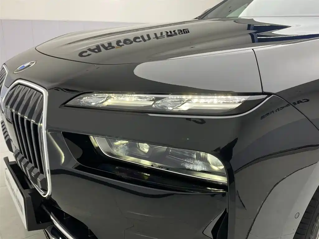 BMW 7-SERIES