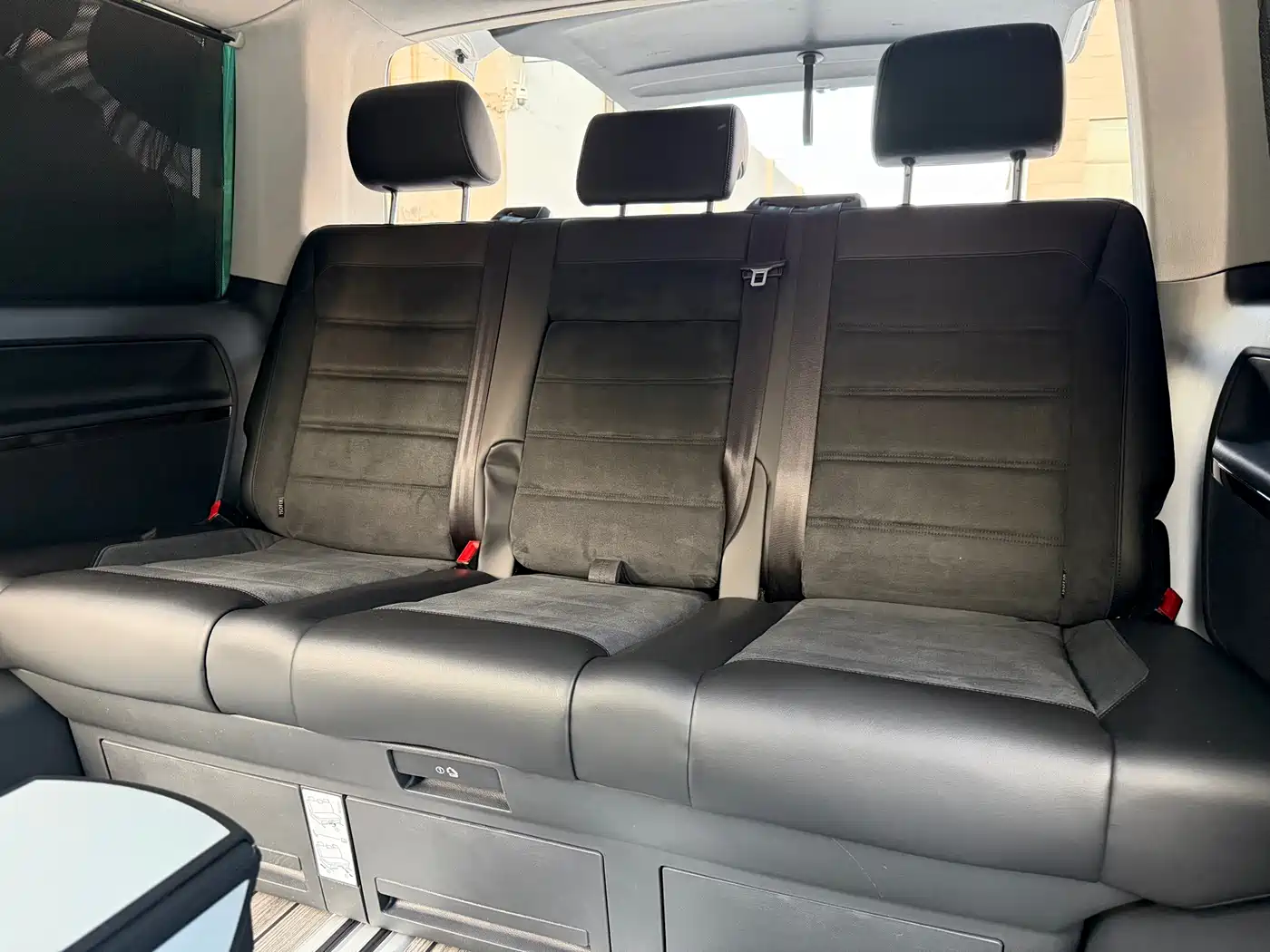 Volkswagen Multivan 2018 2.0TSI 4WD Premium Edition 7-Seater фото 18