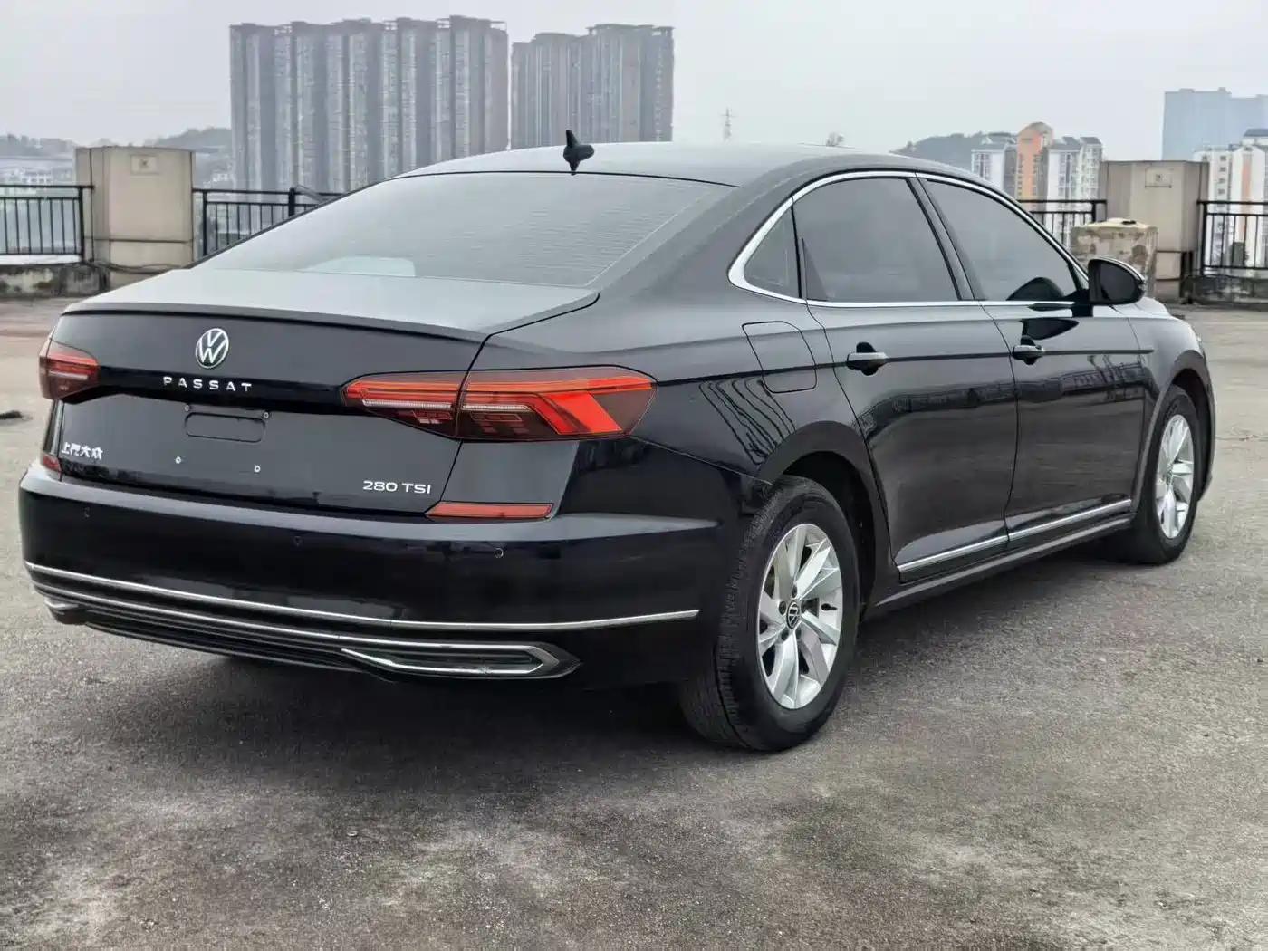 Volkswagen Passat 2022 280TSI Business Edition фото 4