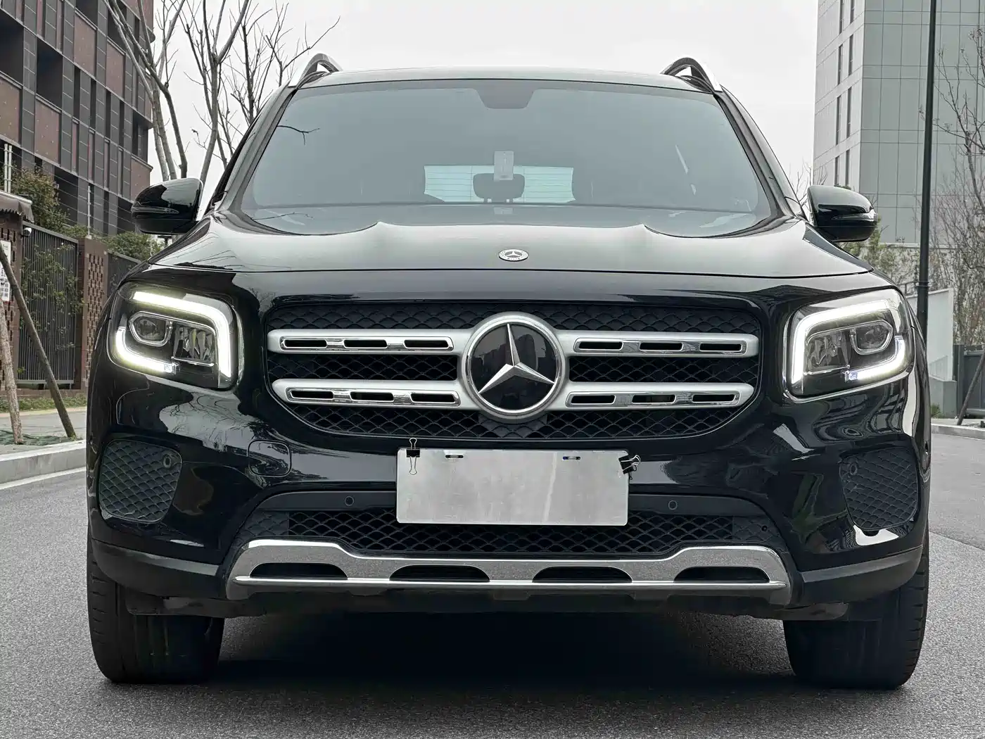 MERCEDES-BENZ GLB