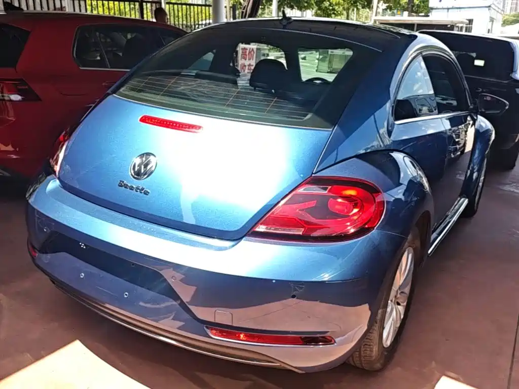 Photo 7 - Volkswagen Beetle