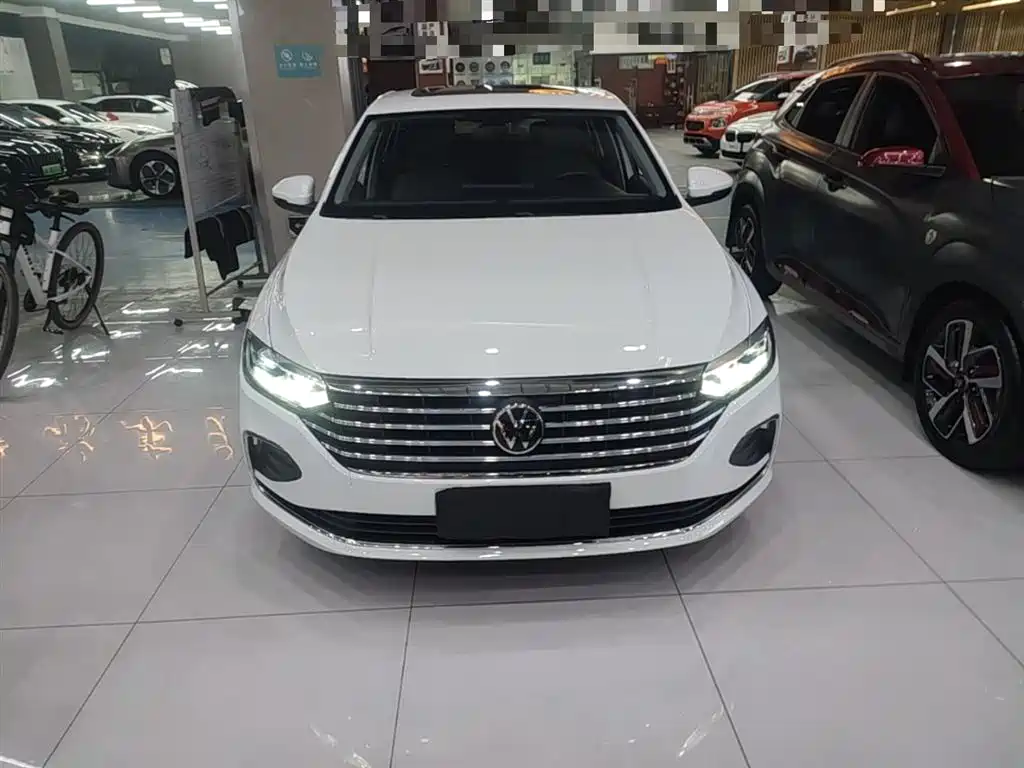 Volkswagen Lavida 2023 1.5L Auto Five Million Edition фото 3