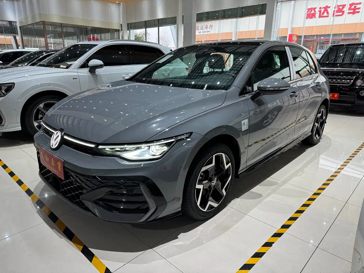 VOLKSWAGEN GOLF