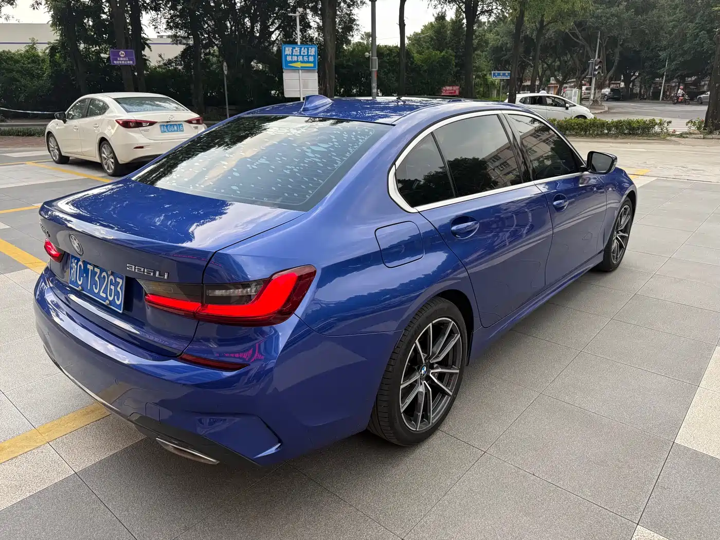 BMW 3-SERIES