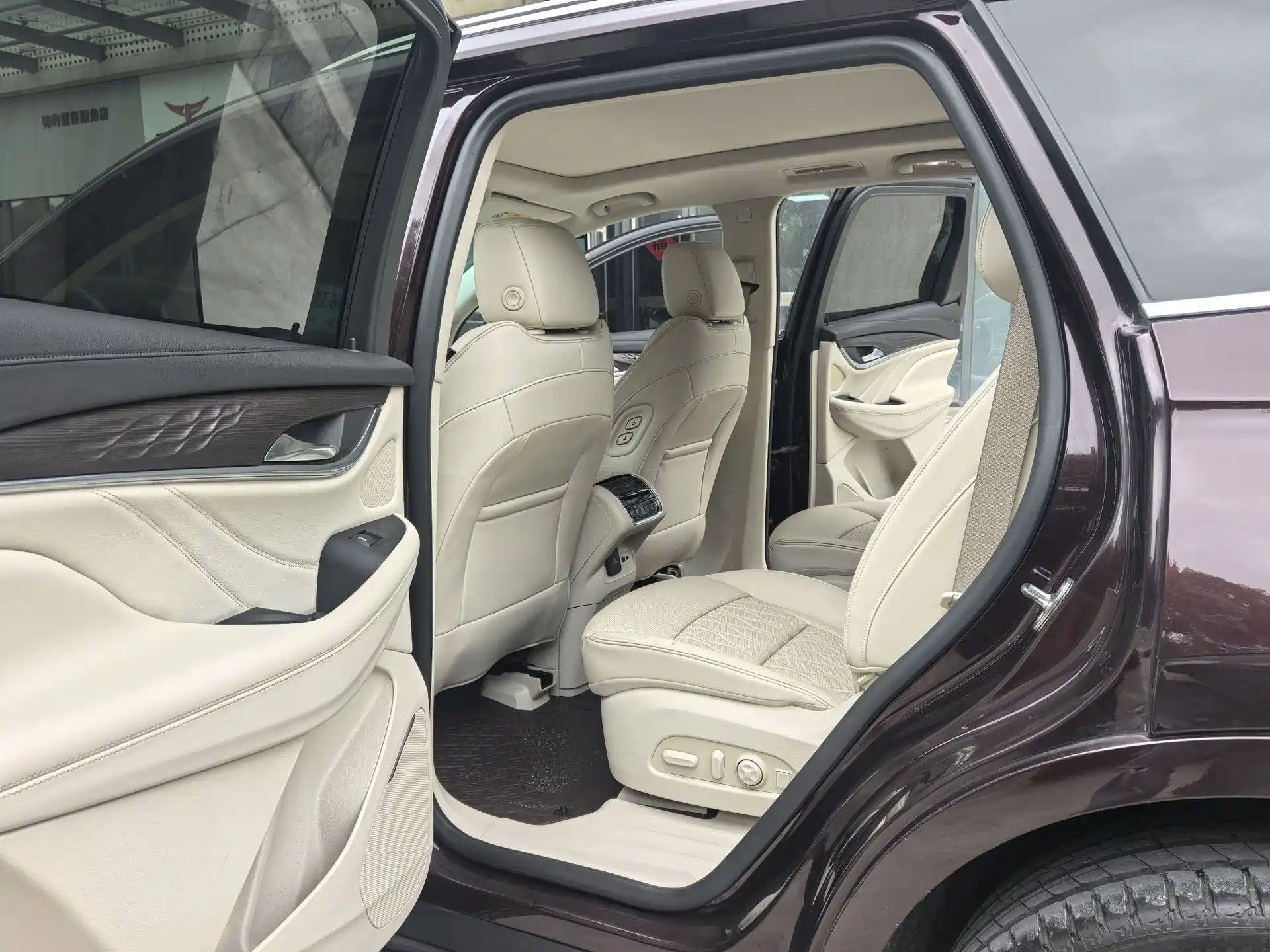 Фото 15 - Buick Enclave