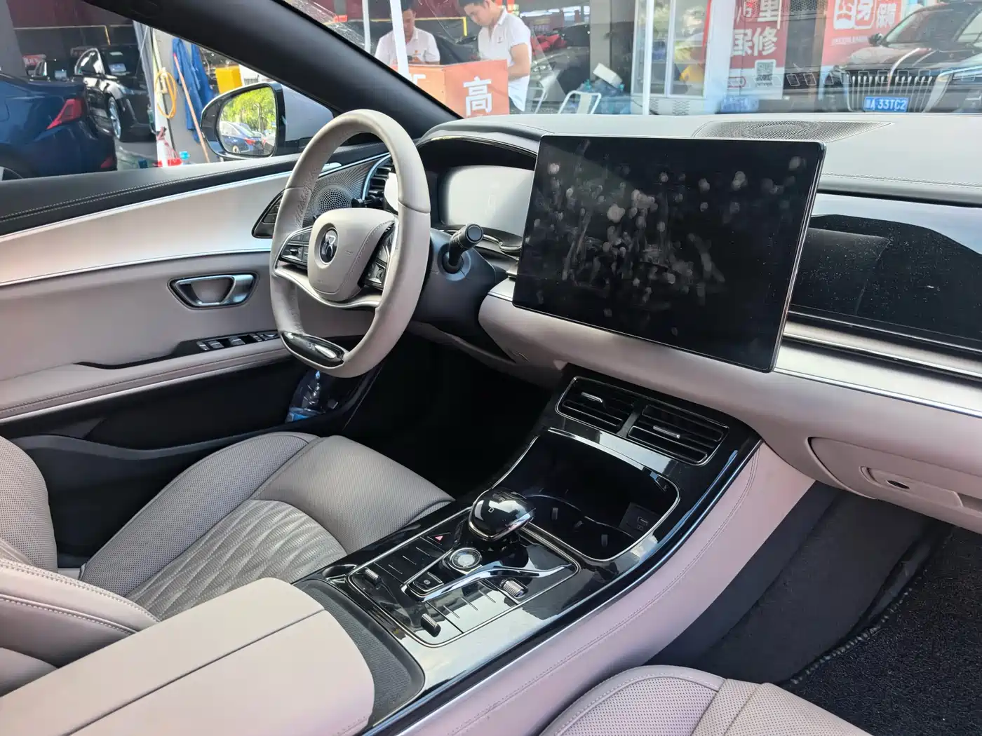 BYD Han 2025 DM-i Smart Driving Edition 125KM Honor фото 10