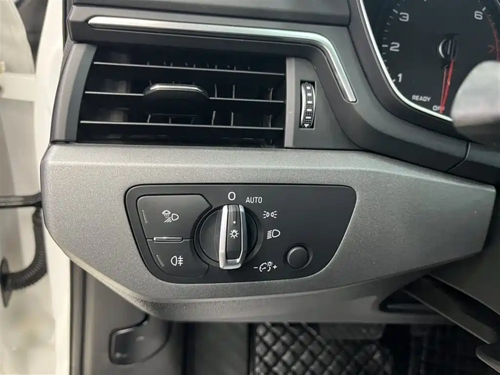 Audi A4L 2019 40 TFSI Progressive (China VI) фото 12