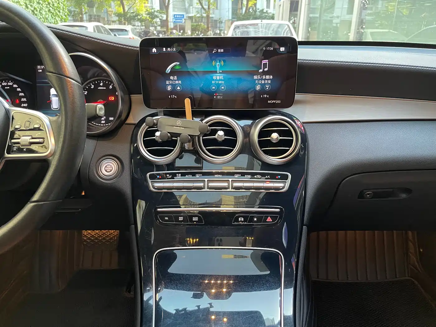 Mercedes-Benz GLC 2020 GLC 260 L 4MATIC Dynamic фото 12