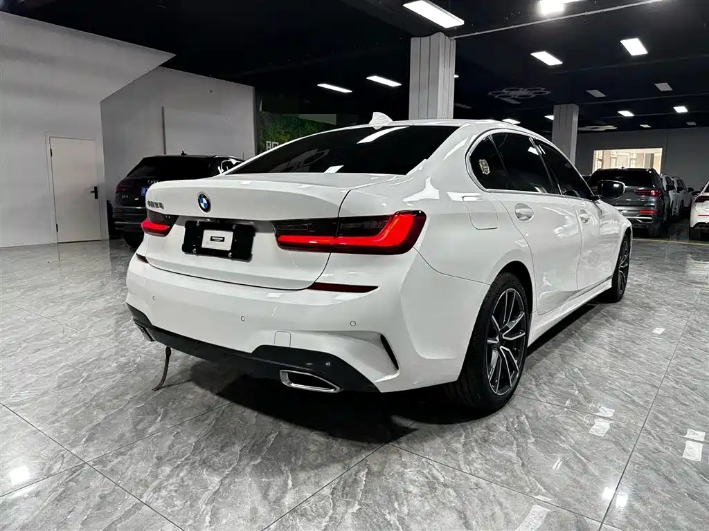 BMW 3-SERIES