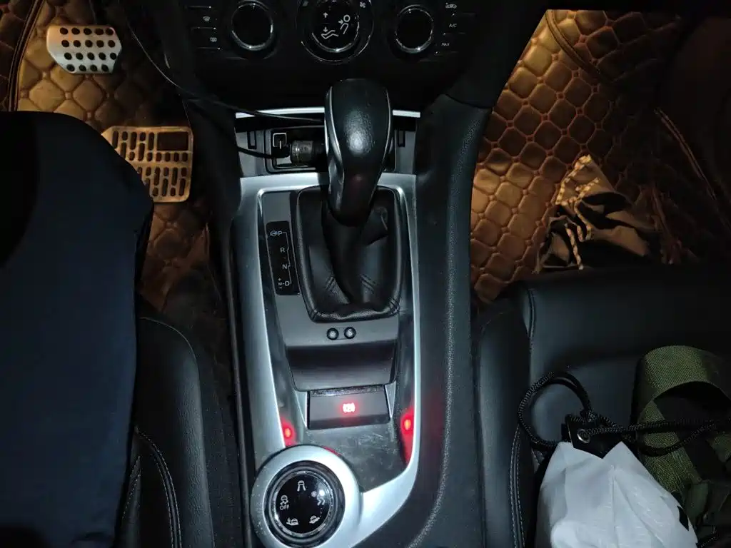 DS 6 2015 2014 1.6T Luxury Edition THP200