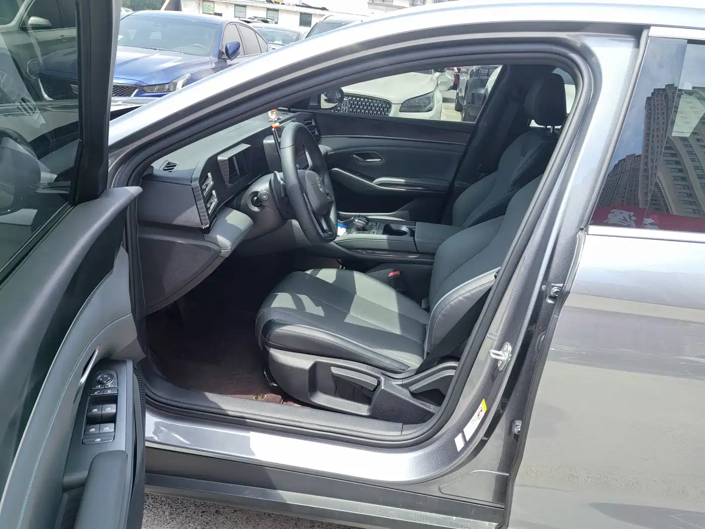 BYD Qin L 2025 DM-i Smart Drive Edition 120KM Leading фото 7