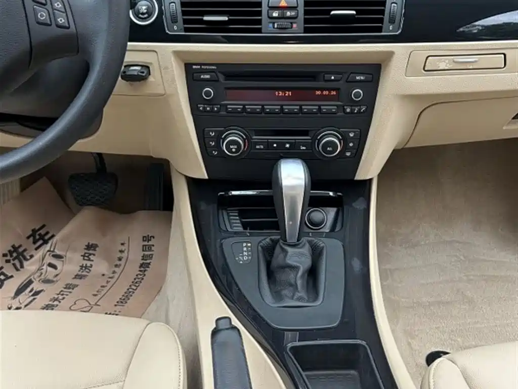BMW 3 Series (Import) 2012 318i Leading фото 9