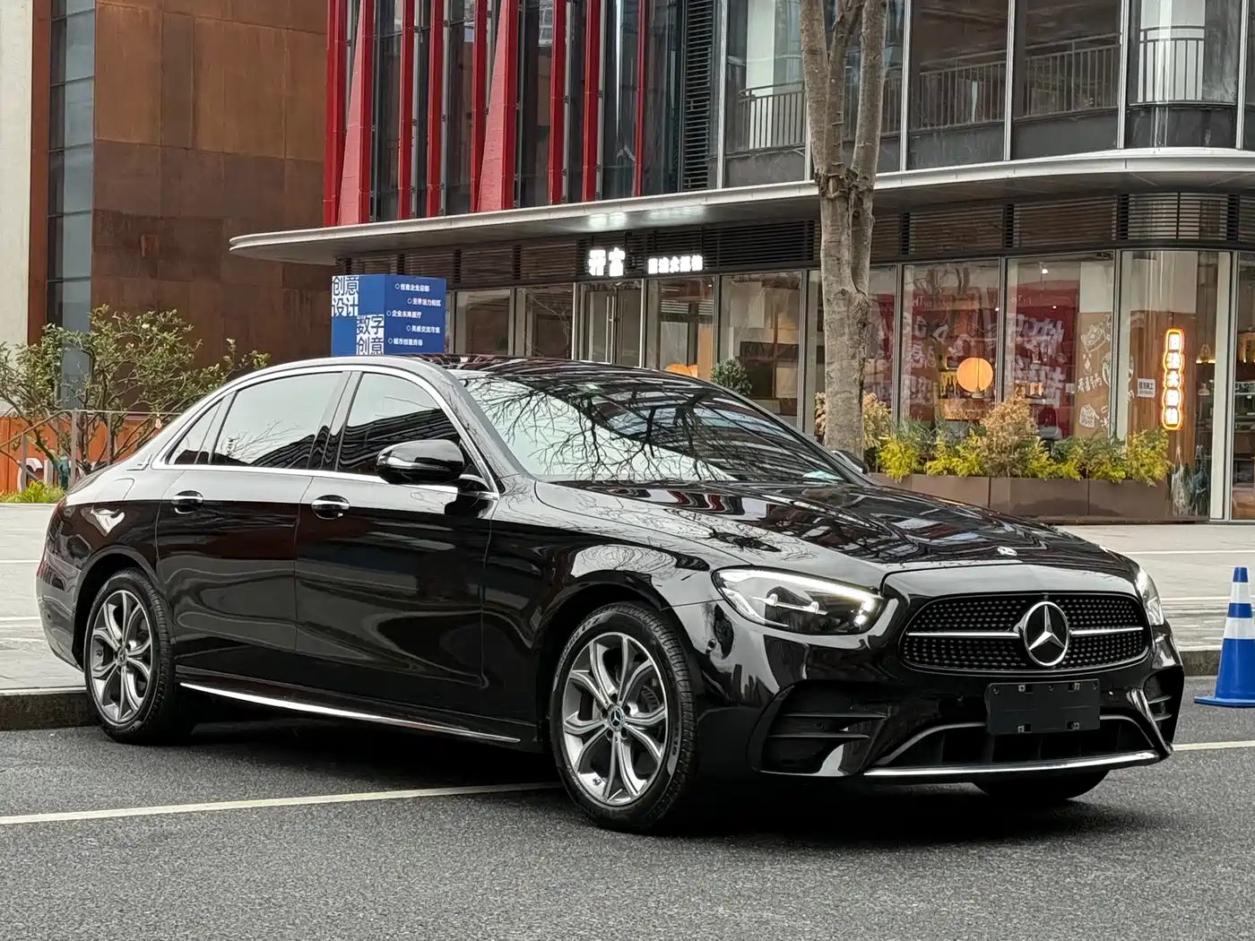Mercedes-Benz E-Class 2021 E 300 L Sport Fashion фото 3