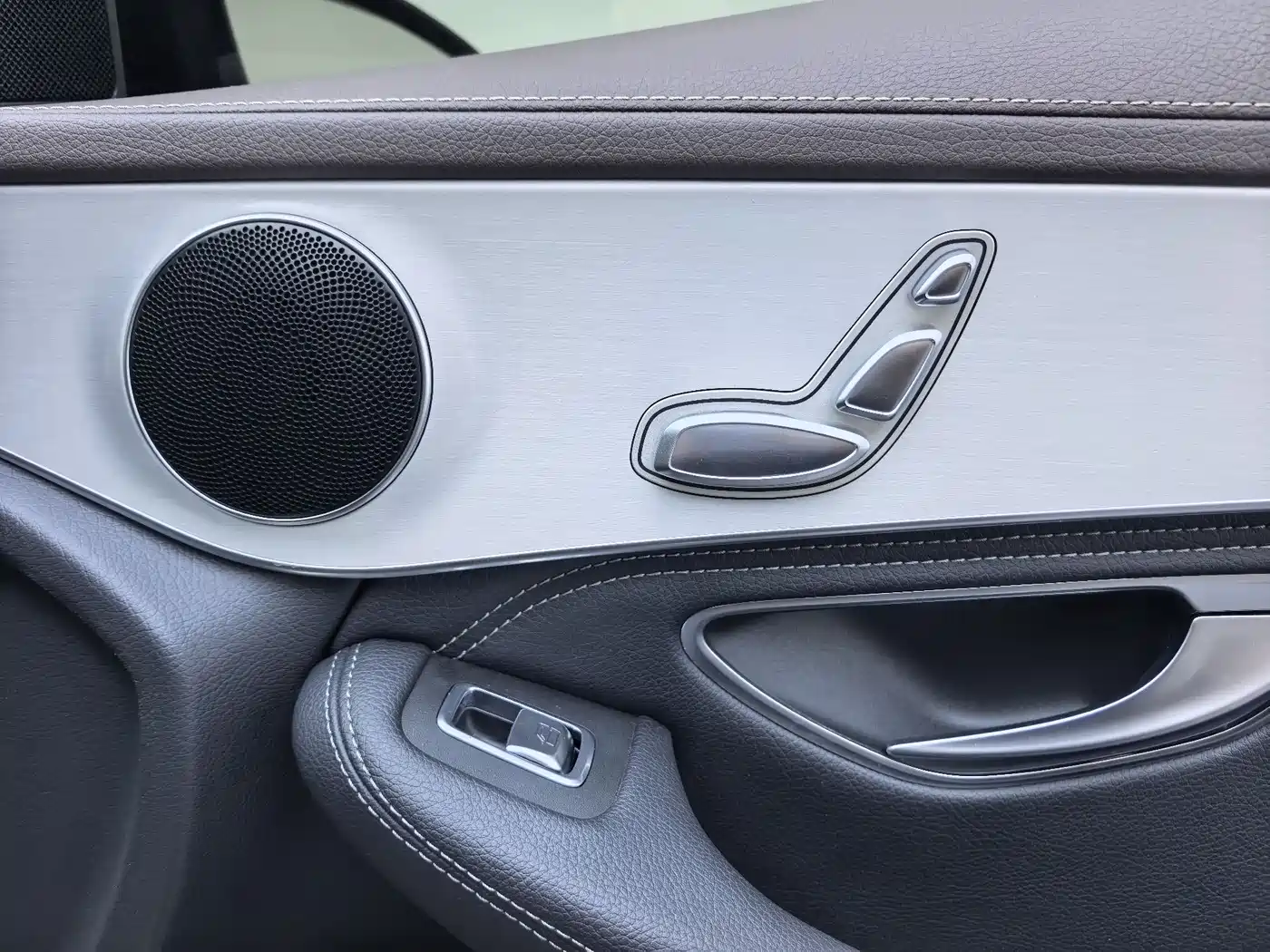 Mercedes-Benz GLC 2020 GLC 260 L 4MATIC Dynamic фото 16