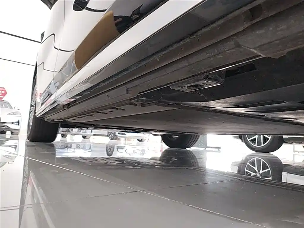 BYD Xia 2025 DM-i 1.5T 180km Excellence фото 22