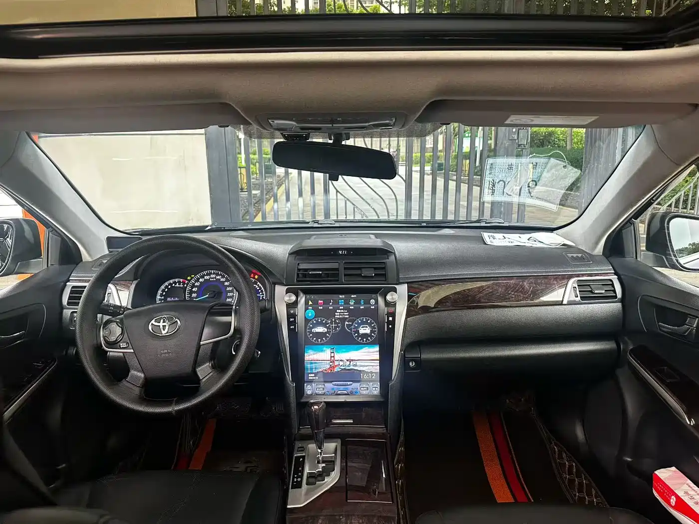 Toyota Camry 2015 2.0G Leading Edition фото 6