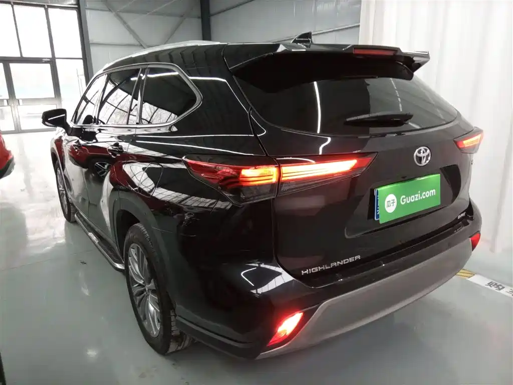 Toyota Highlander 2024 2.5L Smart Hybrid 4WD Premium 7-seater фото 23
