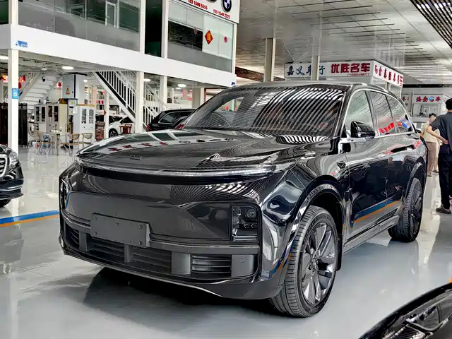 Li Auto Li L8 2025
